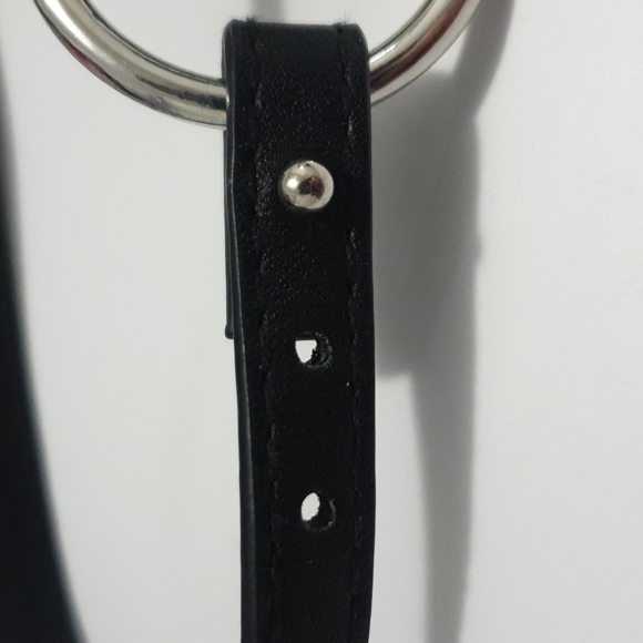 Front open Black vinyl choker with silver O ring - Picture 7 of 16